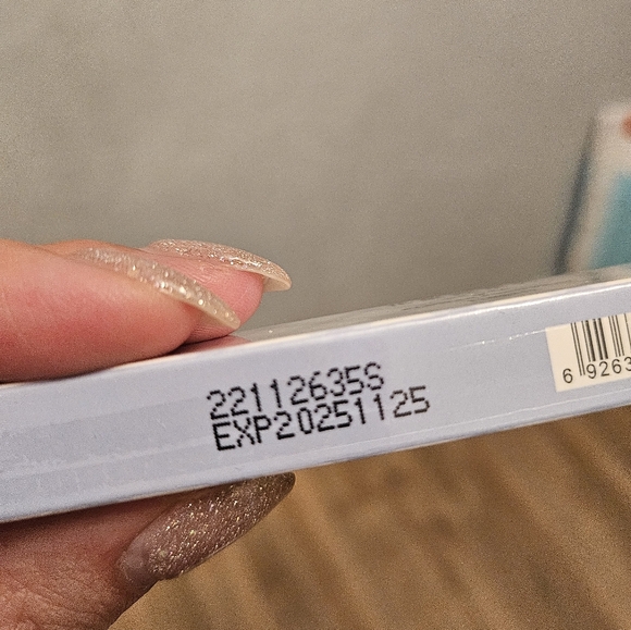 Flortte Flower Food Bear Liquid Eyeliner #03 Sky Blue - Picture 6 of 6